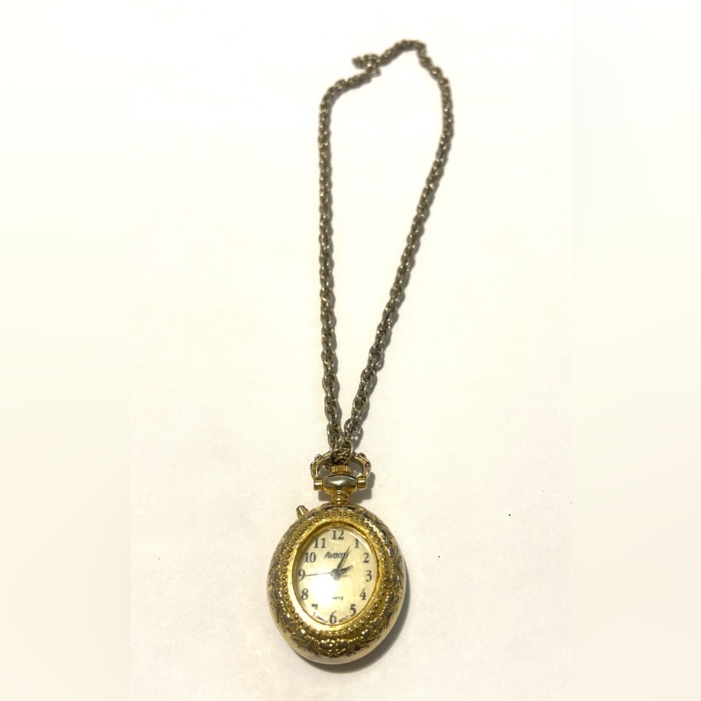 Avanti Quartz Gold tone pocket watch